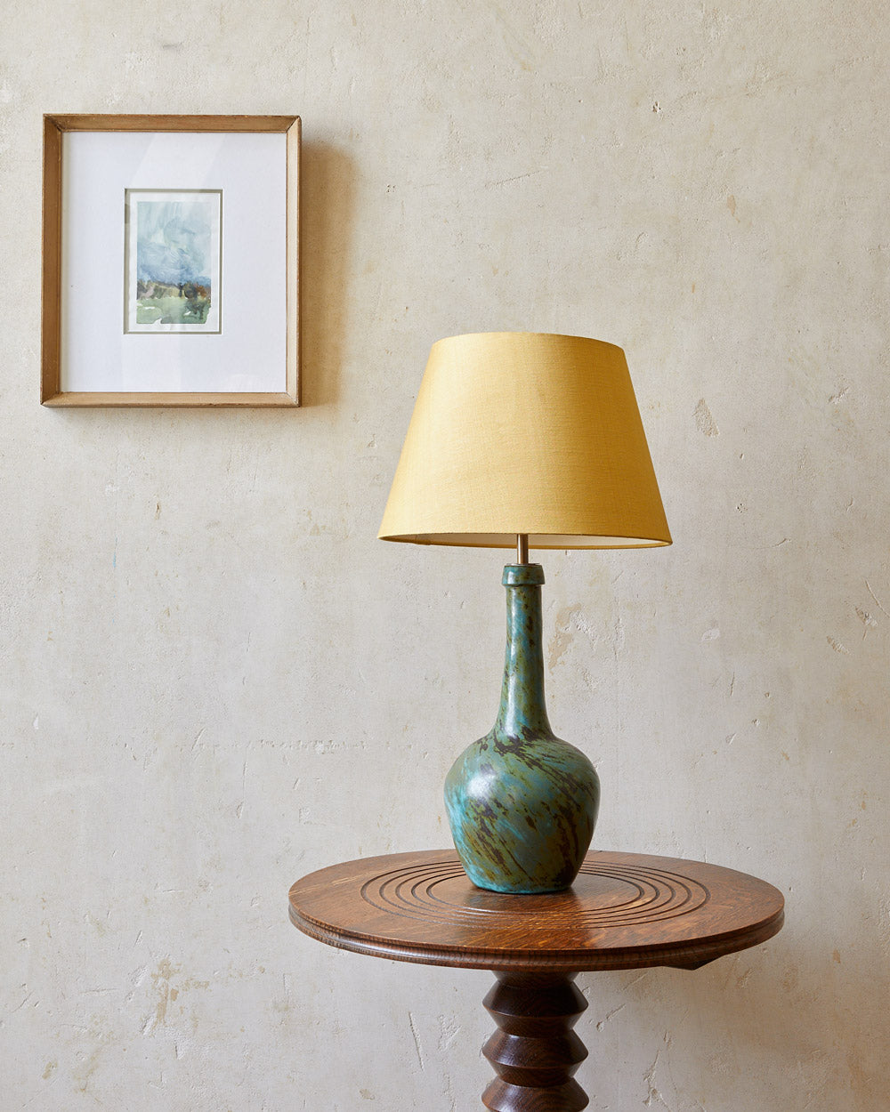 A pottery lamp with faux marble decoration image 0