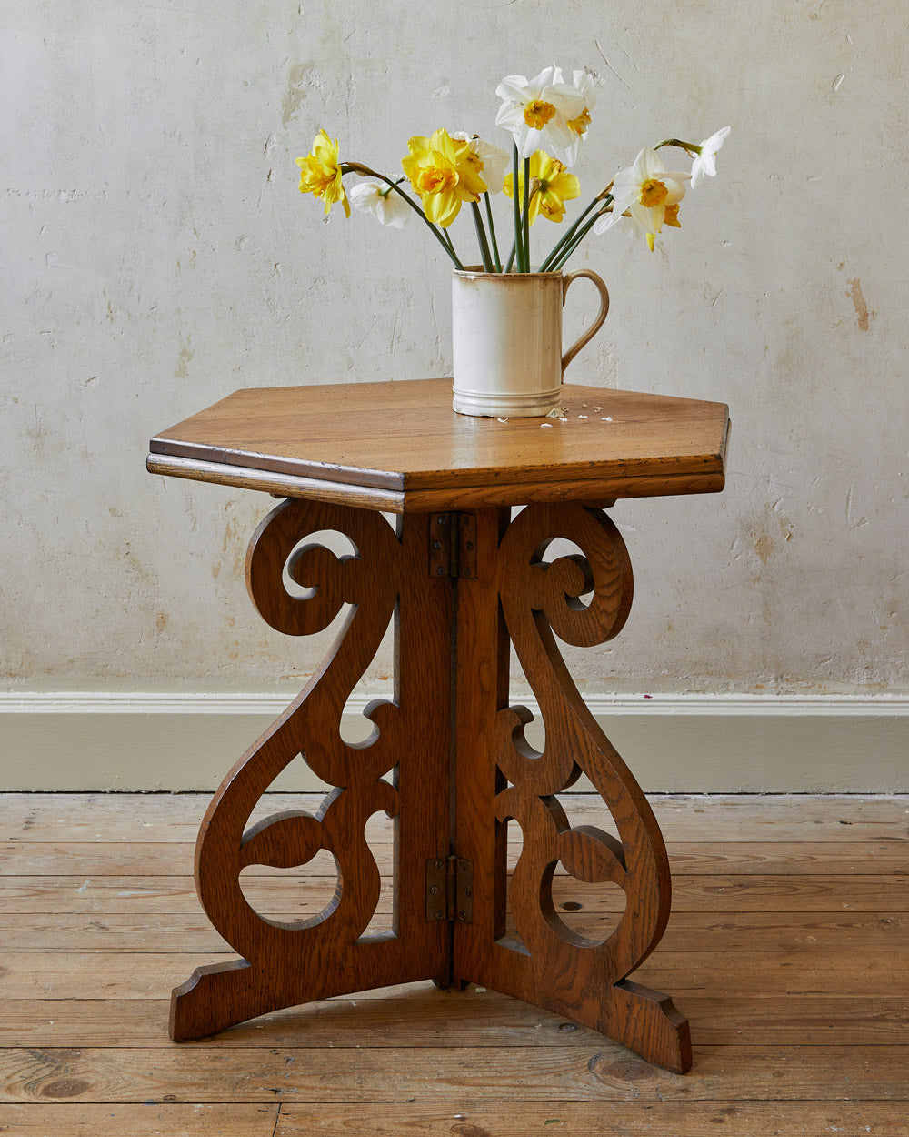 Oak table image 0