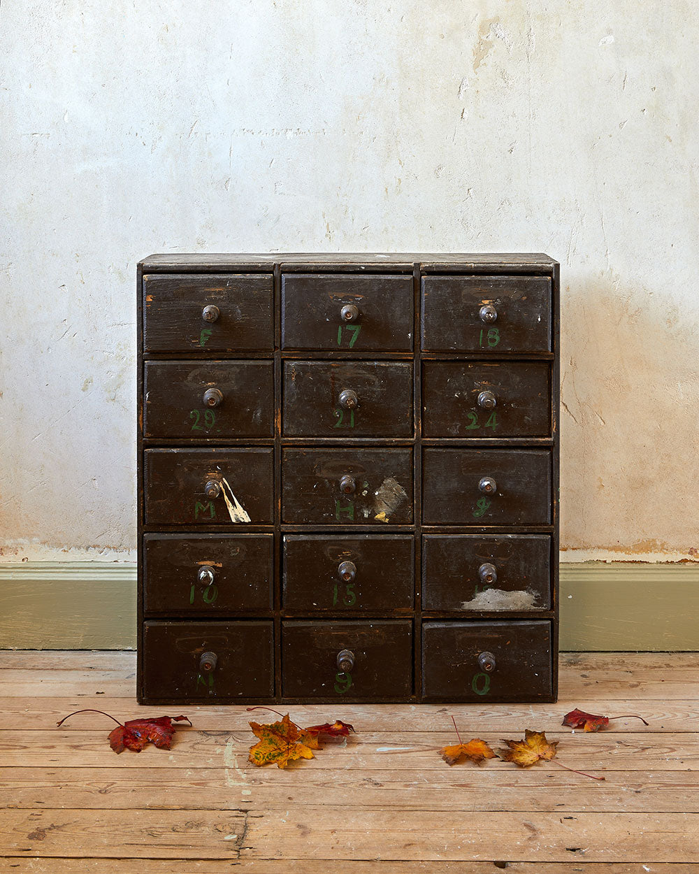 Chest of drawers image 1