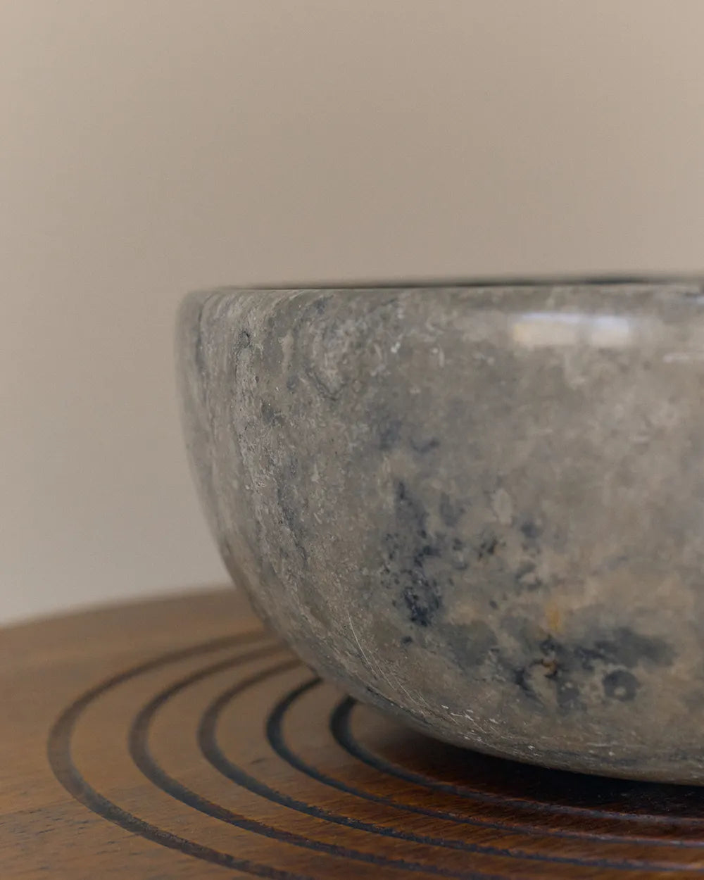 Large marble fruit bowl image 3